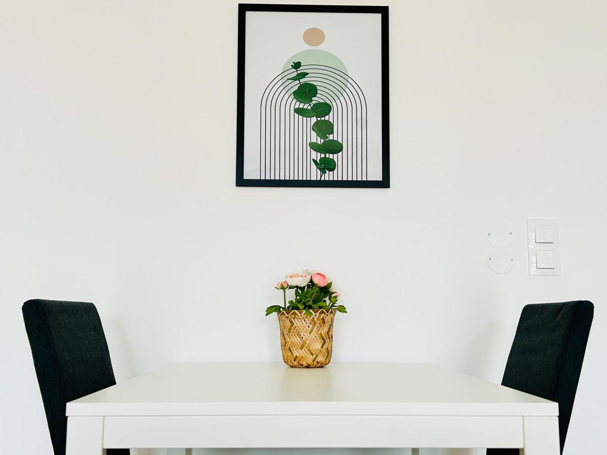Modern Apartment With Balcony & Free Parking - Nearby Metro Wien Eksteriør bilde