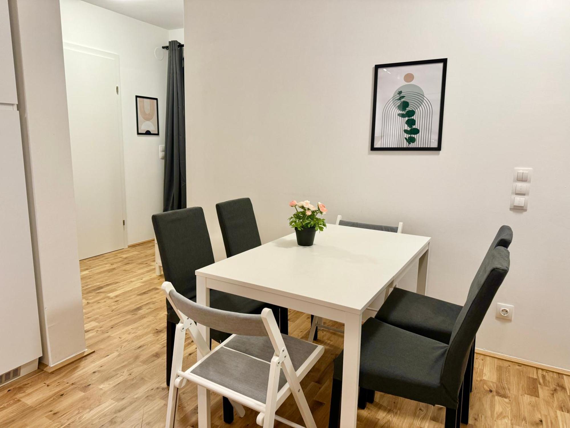 Modern Apartment With Balcony & Free Parking - Nearby Metro Wien Eksteriør bilde