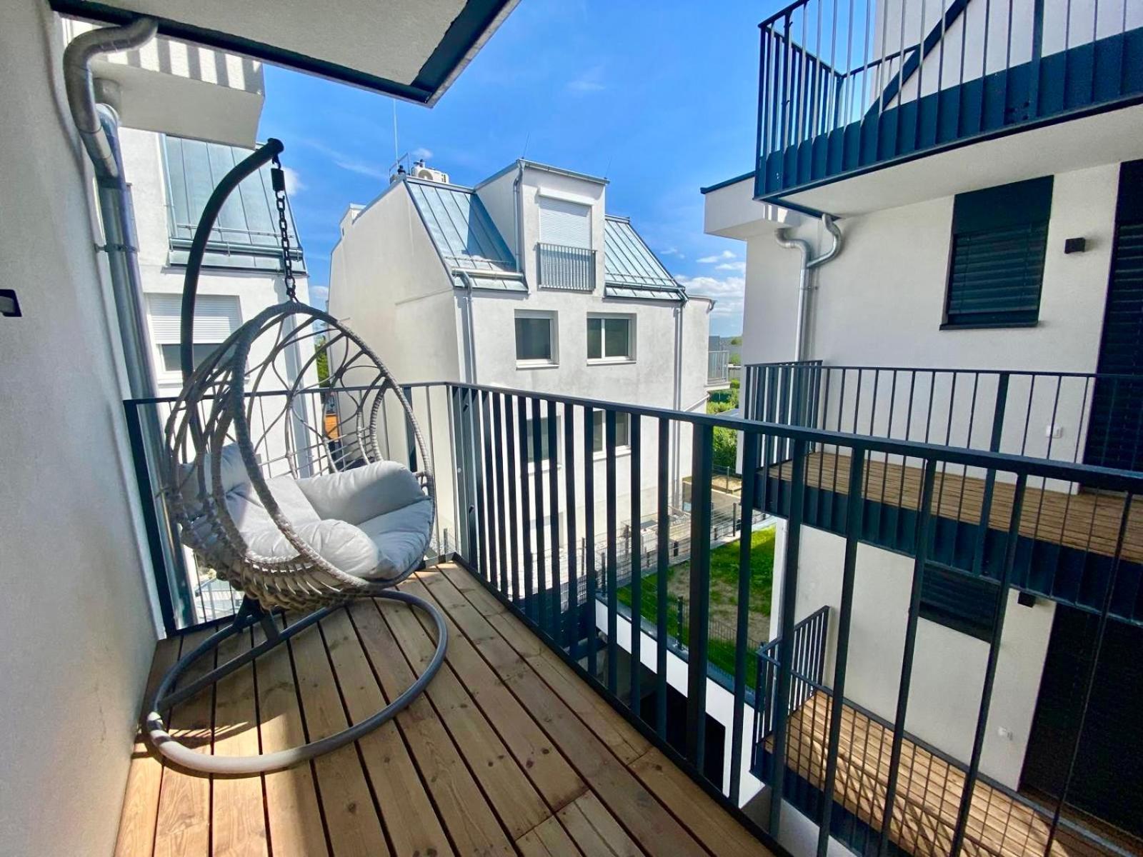 Modern Apartment With Balcony & Free Parking - Nearby Metro Wien Eksteriør bilde
