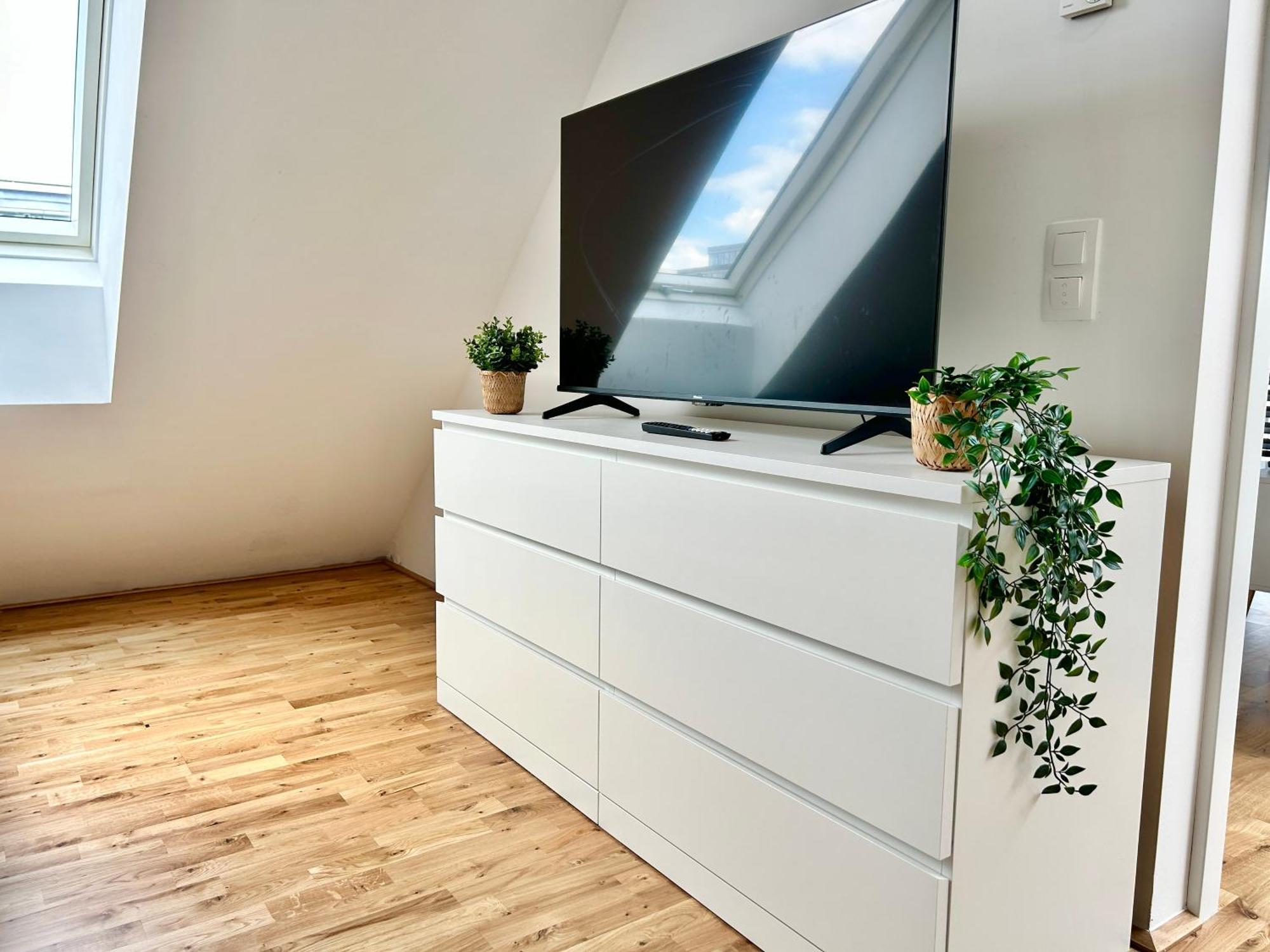 Modern Apartment With Balcony & Free Parking - Nearby Metro Wien Eksteriør bilde