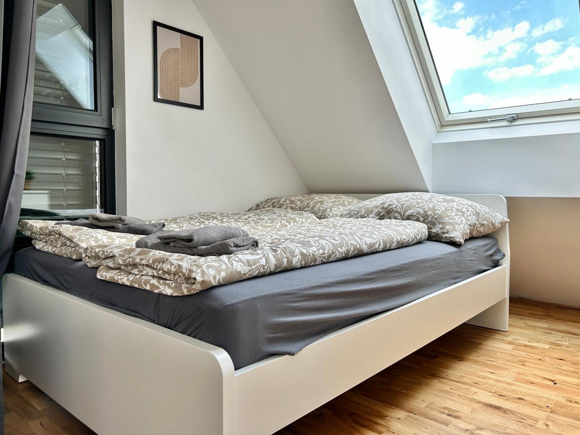 Modern Apartment With Balcony & Free Parking - Nearby Metro Wien Eksteriør bilde