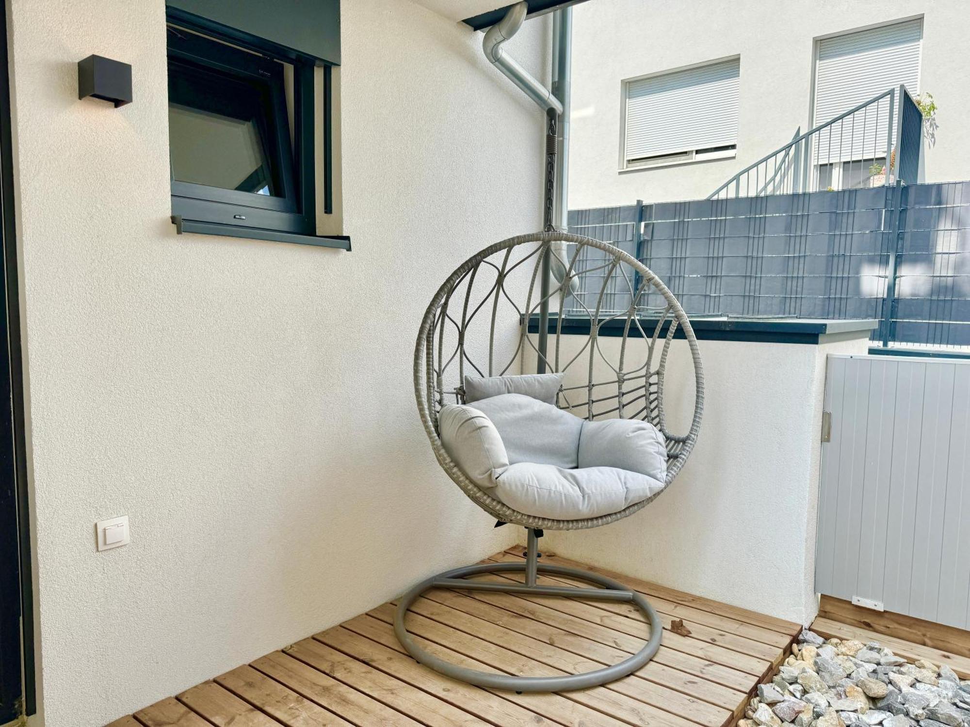 Modern Apartment With Balcony & Free Parking - Nearby Metro Wien Eksteriør bilde
