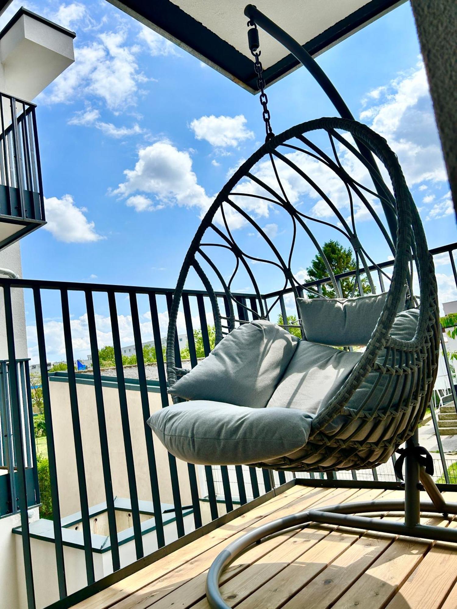 Modern Apartment With Balcony & Free Parking - Nearby Metro Wien Eksteriør bilde